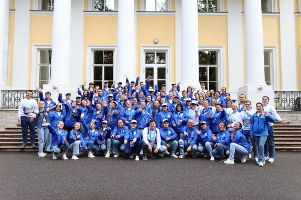 В Санкт-Петербурге добровольцы обсудили вопросы помощи ветеранам в рамках проекта «Связь поколений»